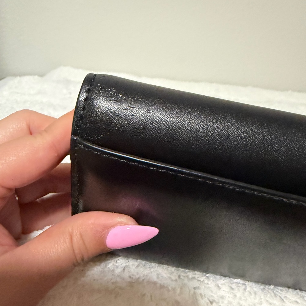 SOLD❣️ Michael Kors Black Leather Wallet with Gold Logo - Picture 10 of 13